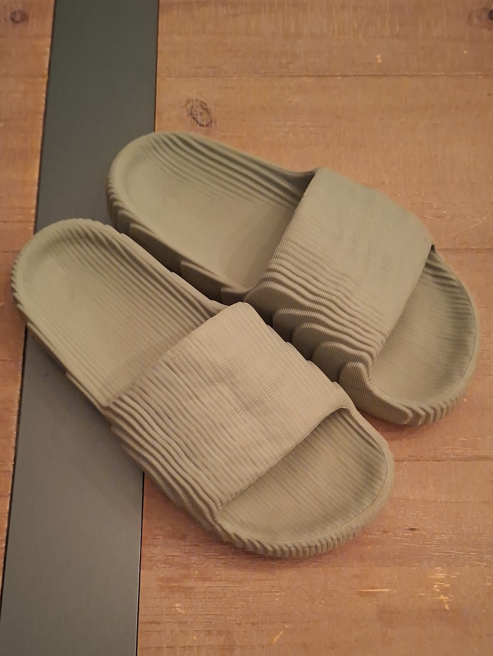 Adidas Adilette 22 Neutral Clean Girl Slides in Sage Green (UK 7/~US Women's 9)